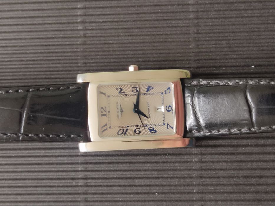 Годинник жіночий" LONGINES"( в рідному футлярі)