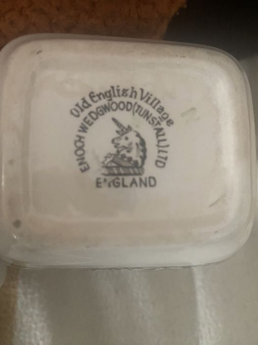 Conjunto chá vintage  made In England,bule ,leiteira e chávena