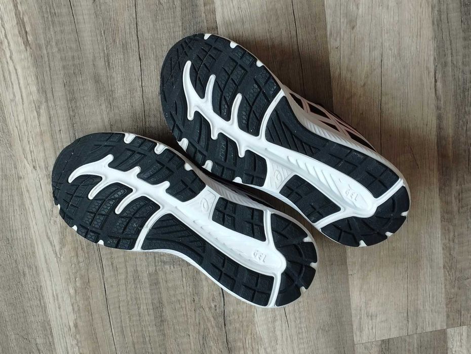 Buty ASICS Gel-Contend 7 rozmiar 35,5 wkładka 22,5cm
