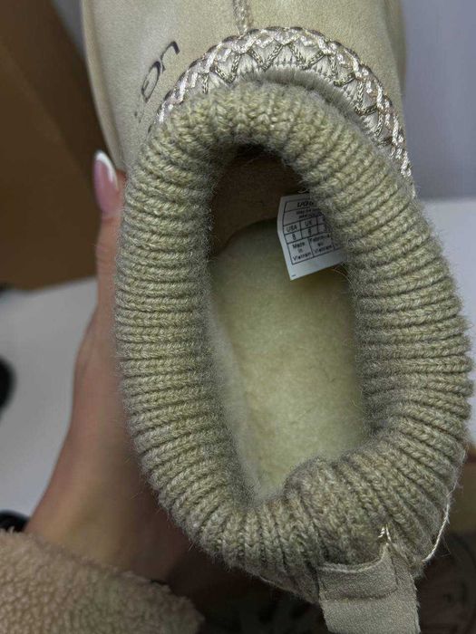 продам чоботи ботинки жіночі УГГ Агг UGG Уги 4 кольори