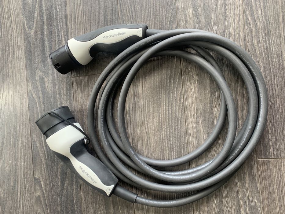 Зарядка Мерседес кабель  EQV EQS EQC a0005833301