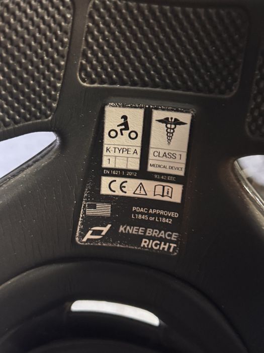 Joelheiras POD K8 Carbono