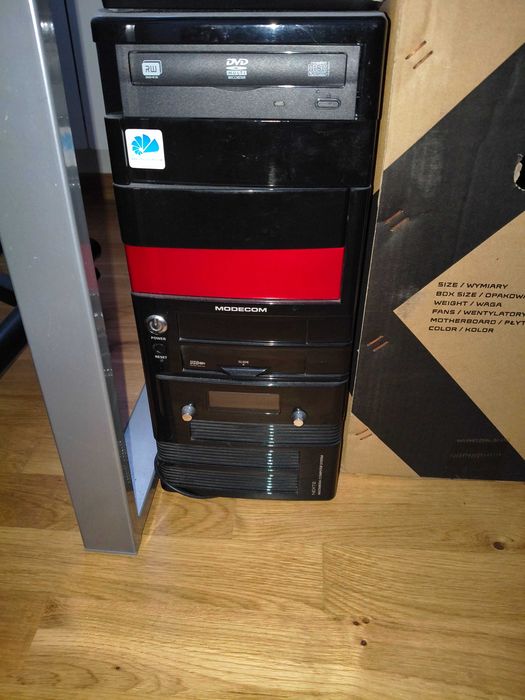 Komputer stacjonarny z 2009 r.