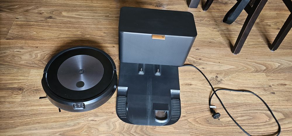 iRobot Roomba j7+