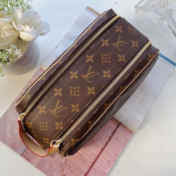 Necessaire Louis Vuitton Dopp Kit