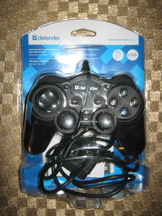 Проводной геймпад.