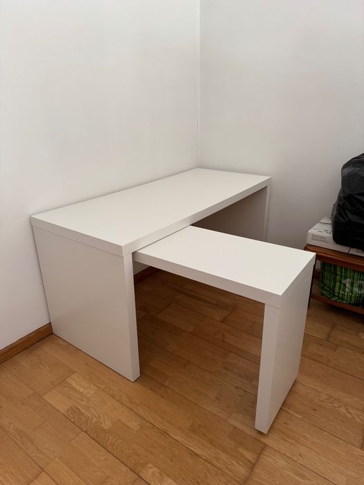 Mesa secretária Malm
