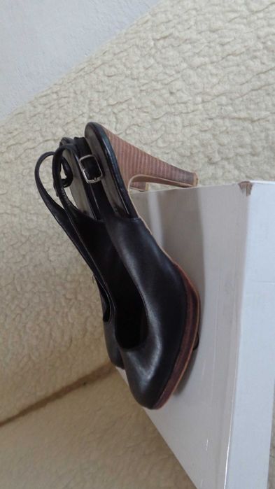 New Look skórzane czółenka na obcasie roz.39/26cm