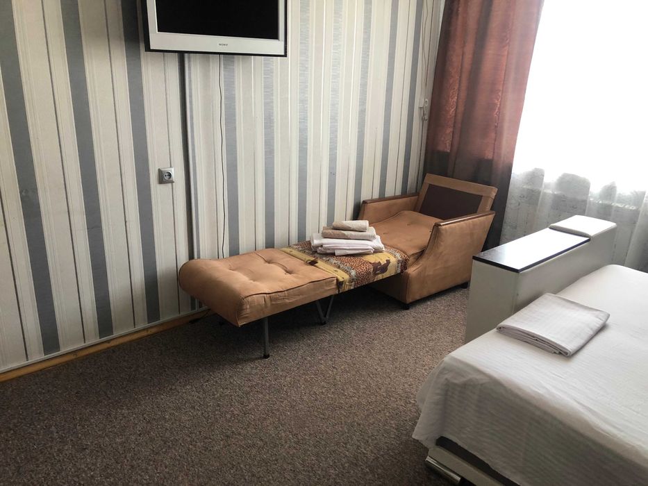 1-к метро Лыбедская Дворец Украина/Либідська Палац Україна подобово