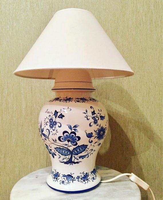 Лампа настольная