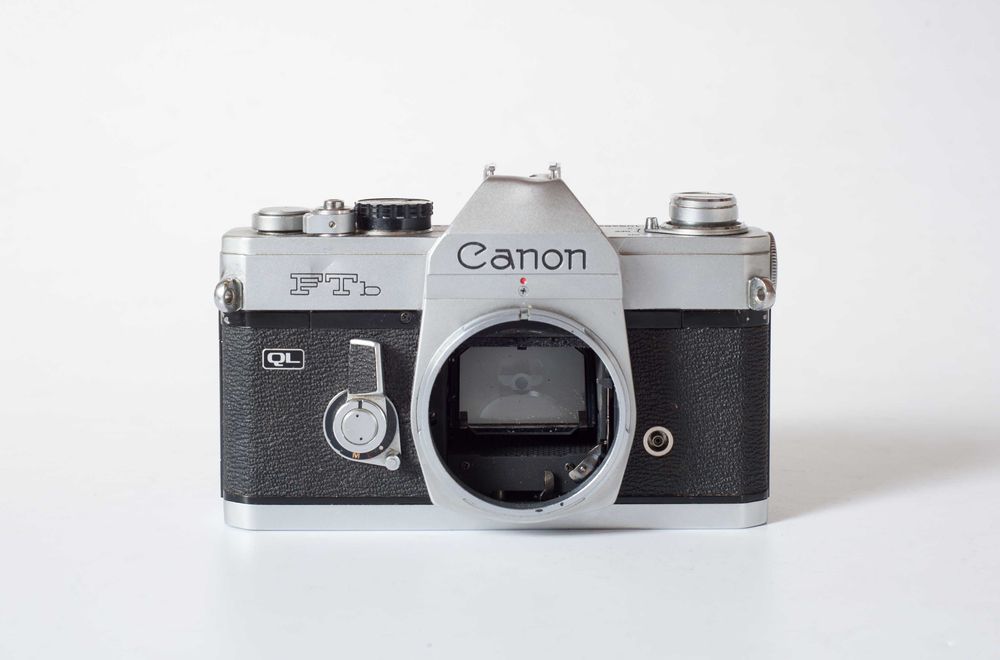 Canon FTb QL - z  oryginalnym futerałem