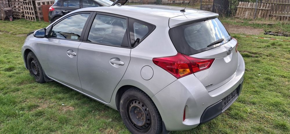 Toyota//1.3 b//128tys.km//Polski.salon//uszkodzony