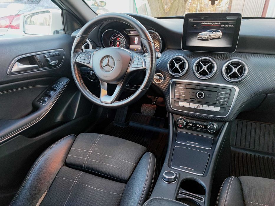 Wynajem wypozyczalnia samochodow aut Mercedes A-Klasa 1.8 benzyna