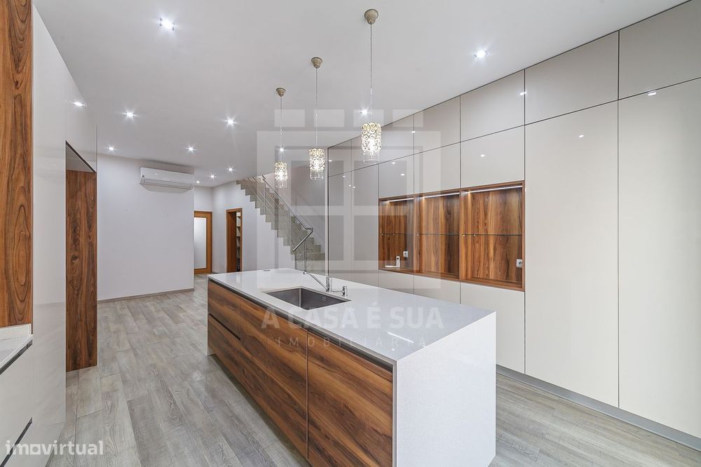 Moradia T3 Renovada no Centro de Ovar