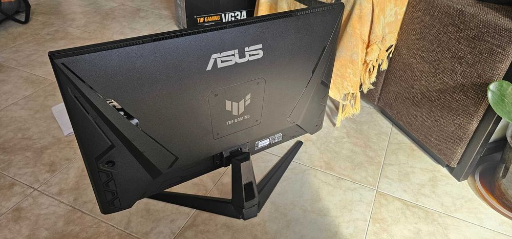 Monitor ASUS Gaming 27" – Painel partido