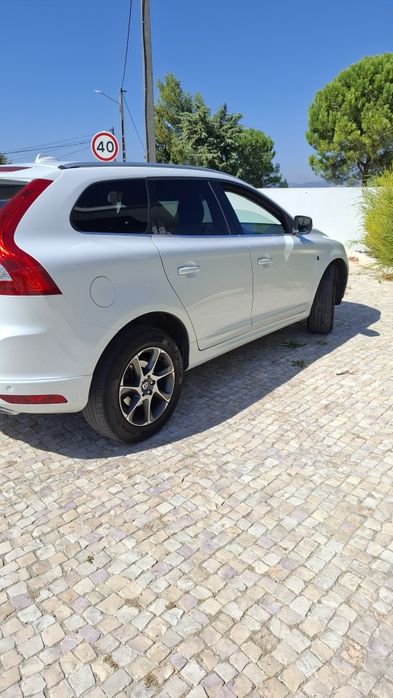 VOLVO  XC 60  D4
