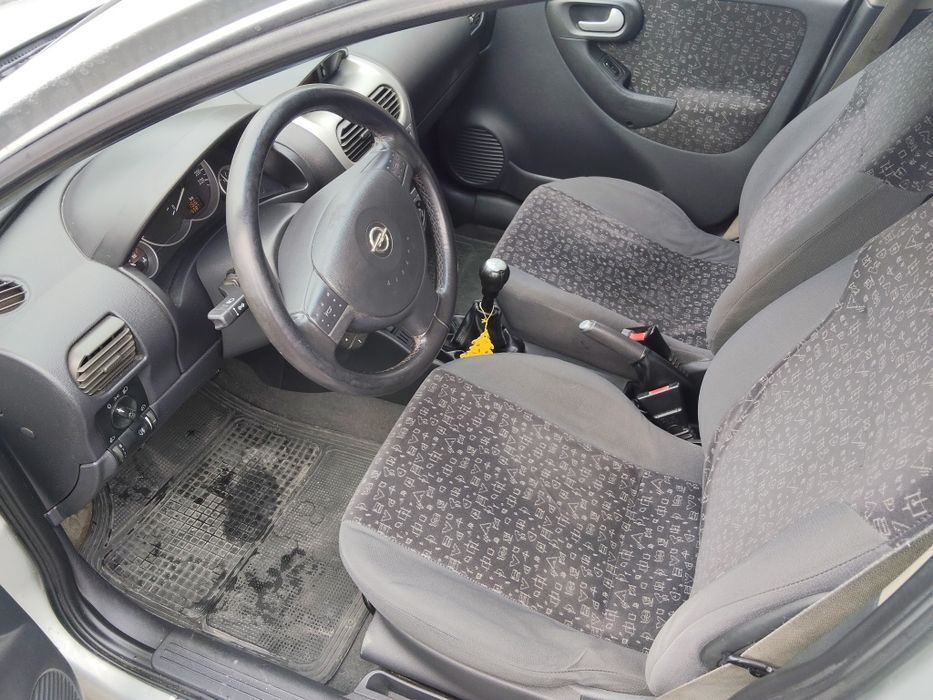 Opel corsa a gasolina baratinho... irrepreensível.com ar condicionado