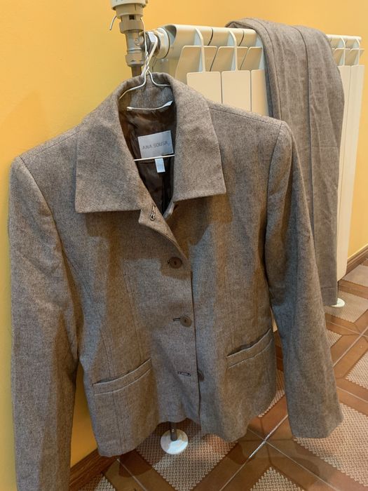 Fato “Ana Sousa” corsários + blazer tamanho 38 castanho