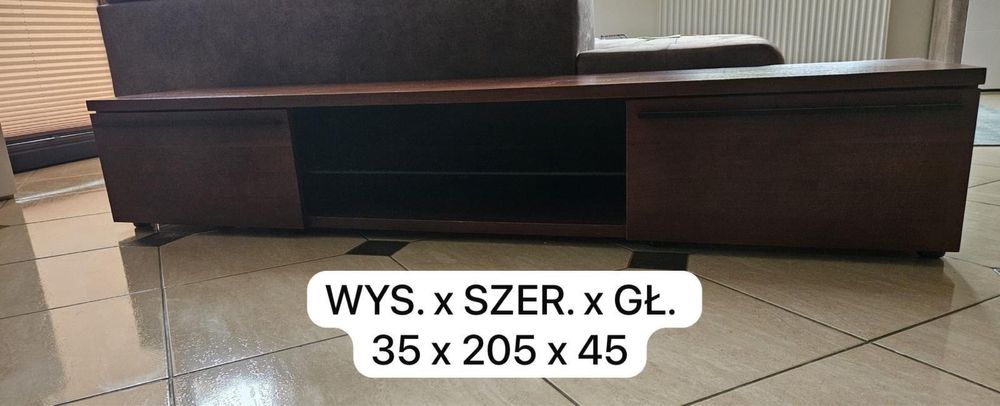 Zestaw drenwianych mebli