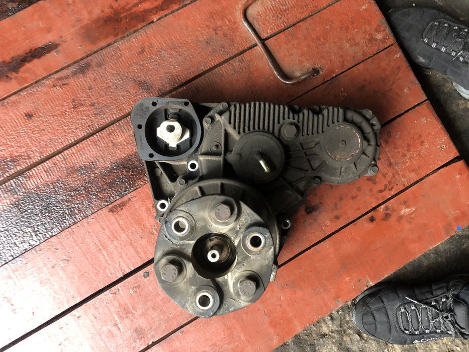 Роздатка Роздаточна коробка BMW E46 E53 E60 Е61 E70 E83 F25 X5 X3