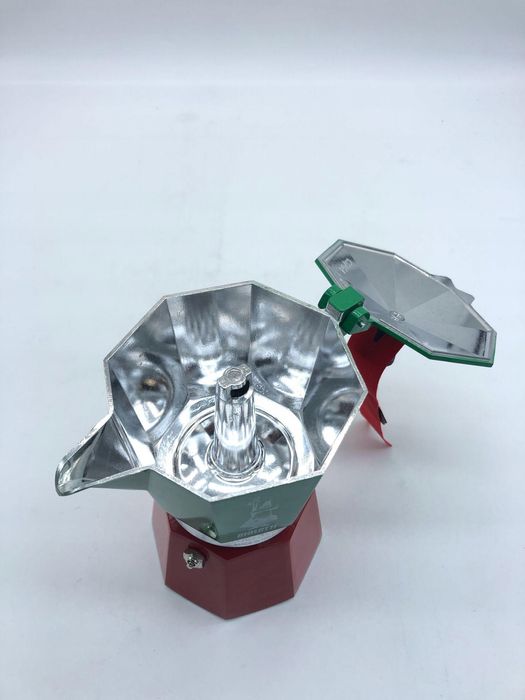 Bialetti Moka Express klasyczna kawiarka włoska 6 filiżanek srebrna