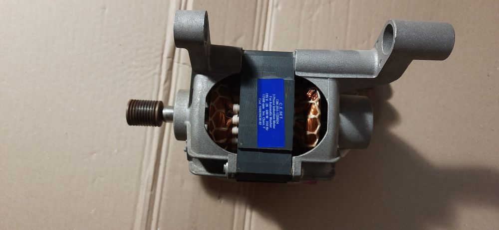 Продам двигун до пральної машини hotpoint ariston wmsg 602