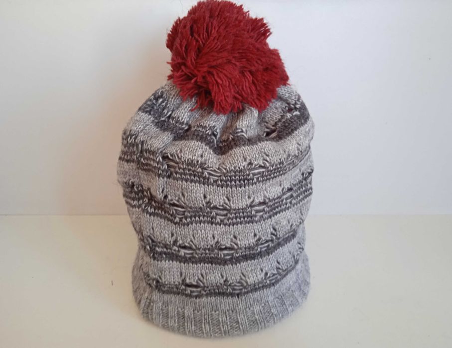 Шапка з помпоном