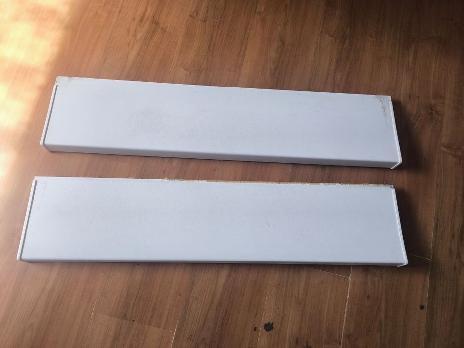 Dwa parapety 90x20 cm plus 4 zakończenia okazja