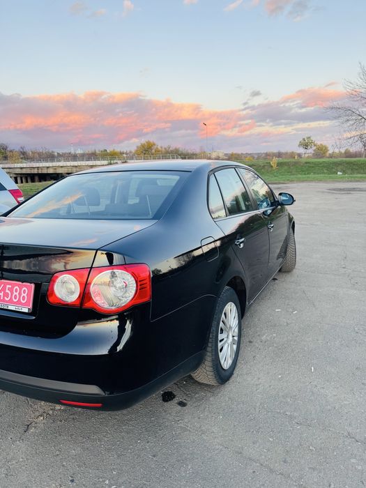 В продажі - Volkswagen Jetta 2010