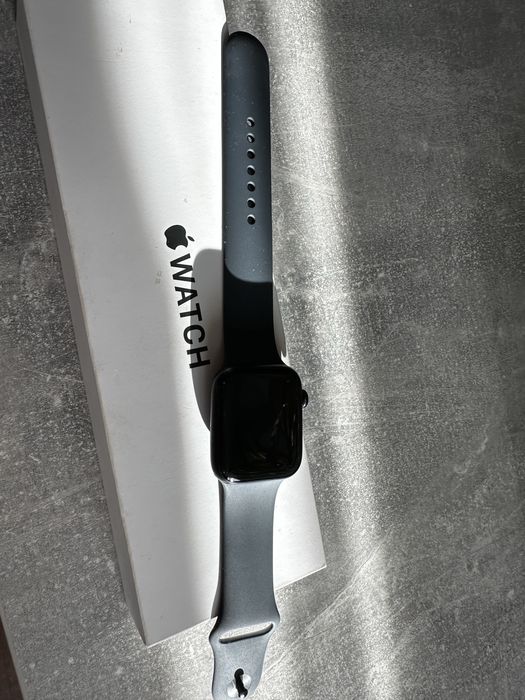 Apple Watch SE новий
