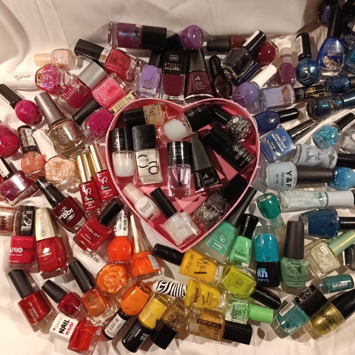 Zestaw lakierów do paznokci wszystkie kolory plus bezbarwne