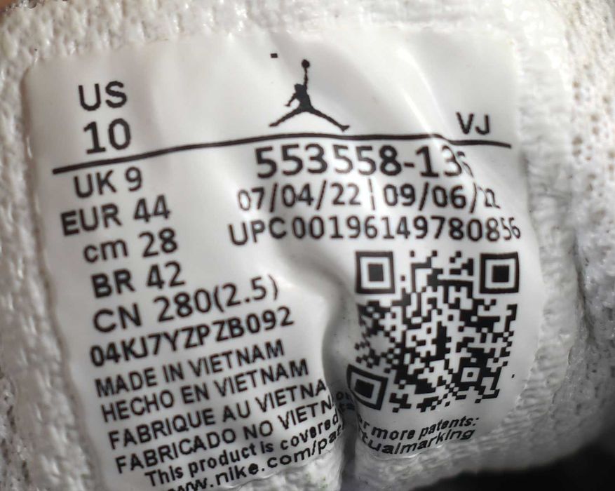 Używane Sneakersy Nike Air Jordan 1 Low 553558  roz. 44