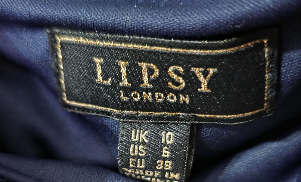 Lipsy Bardot dopasowana sukienka w kolano