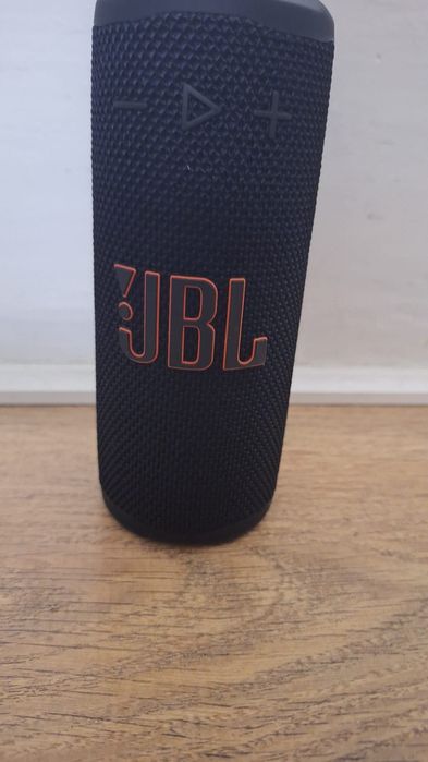 Coluna Bluetooth JBL Grip (Como Nova) – À Prova de Água e Impactos
.