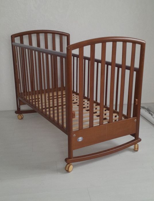 Кроватка (Италия) в хорошем состоянии