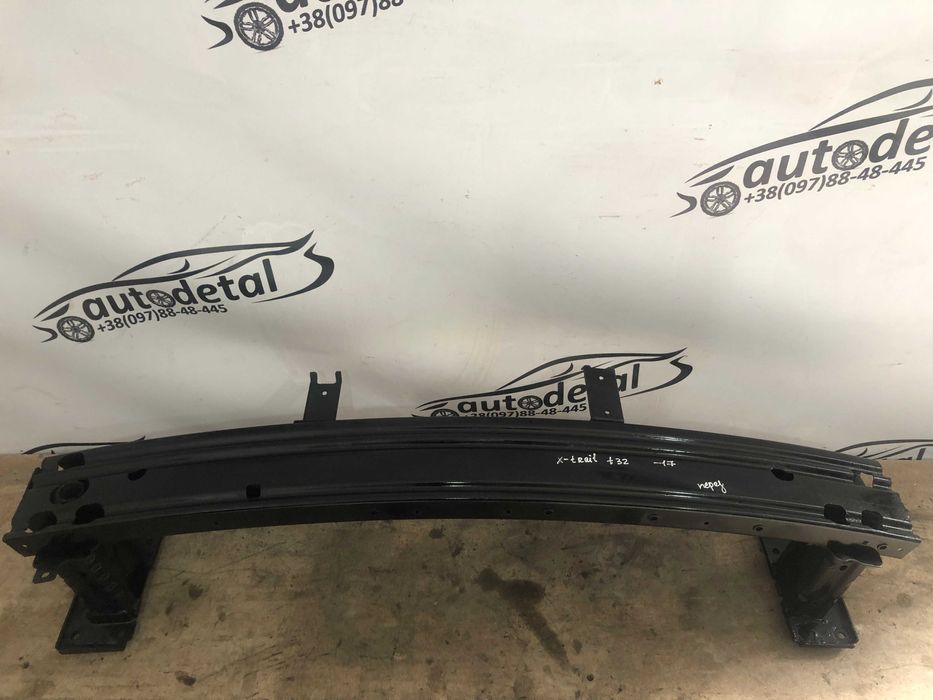 Підсилювач бампера  Nissan X-Trail T32 усилитель бампера перед
