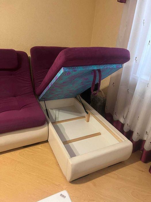 Диван кутовий розкладний 2300х1800мм. Стан як новий