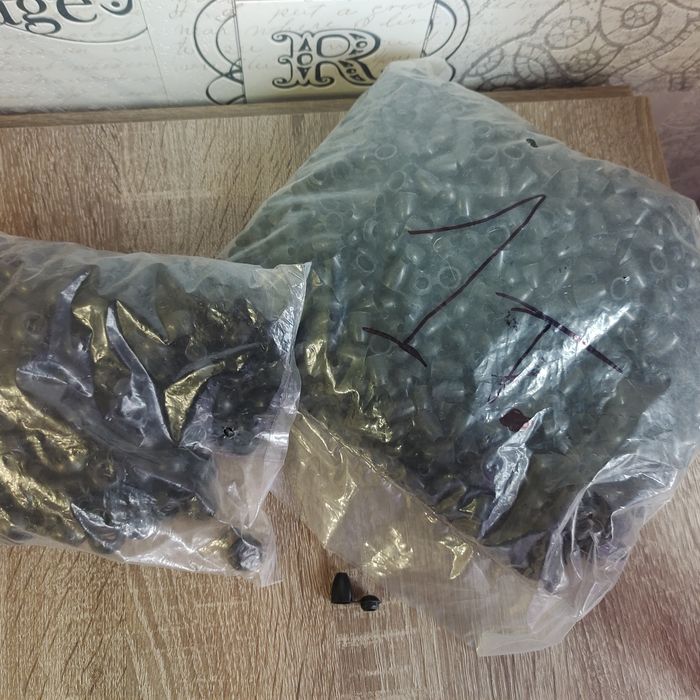 Регулятор чорний та заглушки