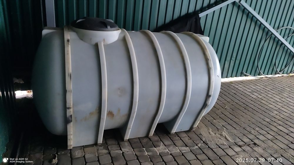 Продам бочку для технічної води 2000 л.