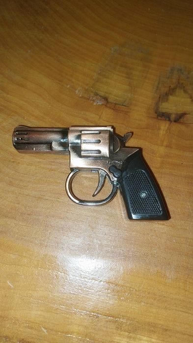 Isqueiro pistola