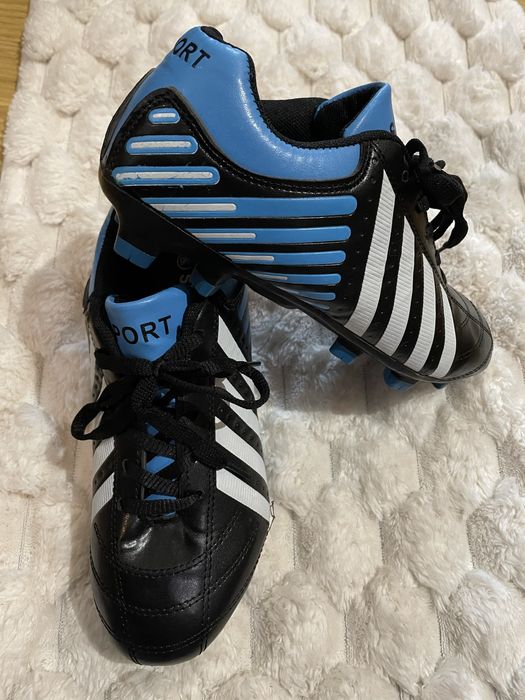 Бутси футбольні