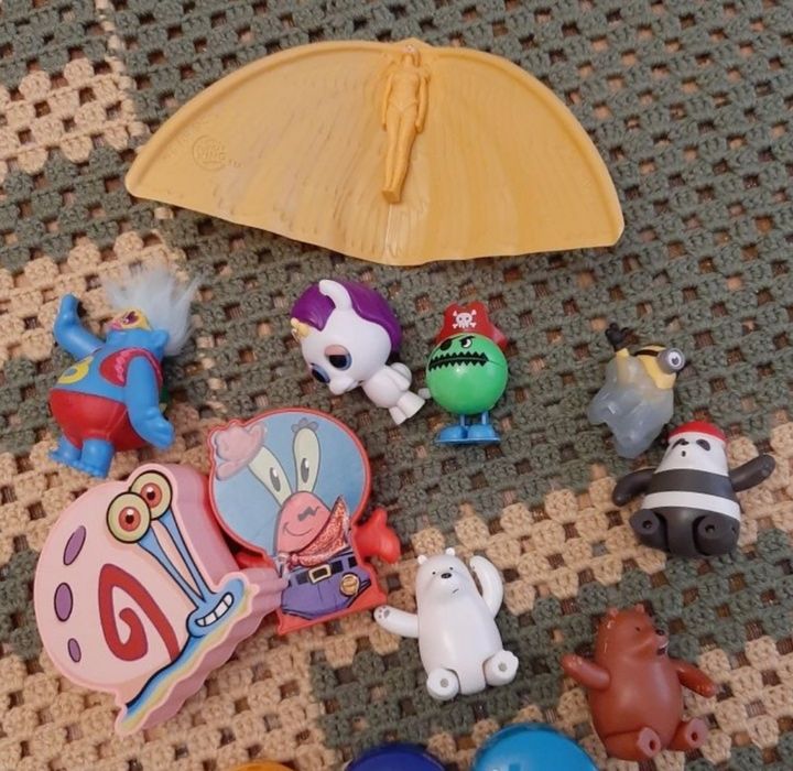 Vários  bonecos se coleção