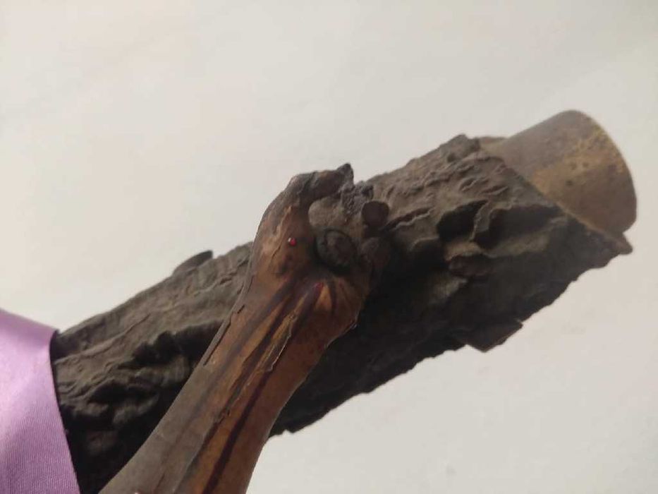 Antiga Cruz com Cristo em madeira talhado e policromado