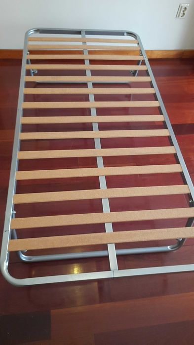 estrado deslizante 90 cm x 190 cm