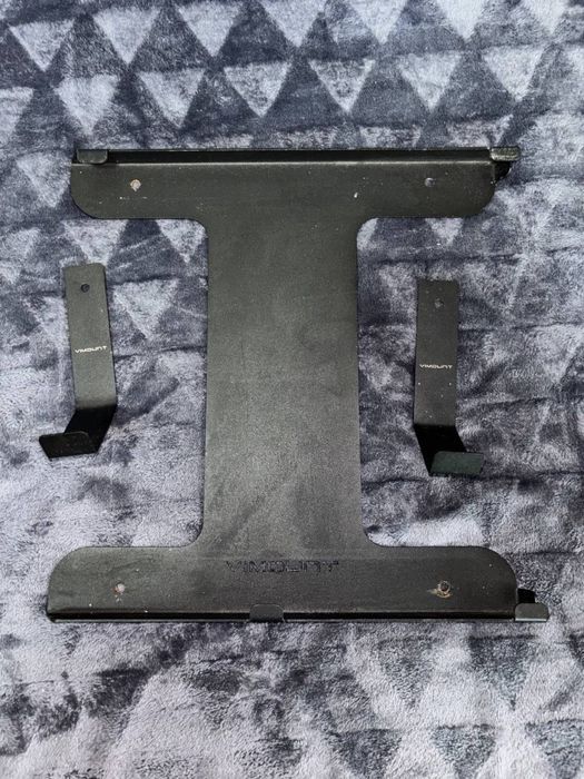 Продам PS 4 Pro 1 TB + 2 геймпада