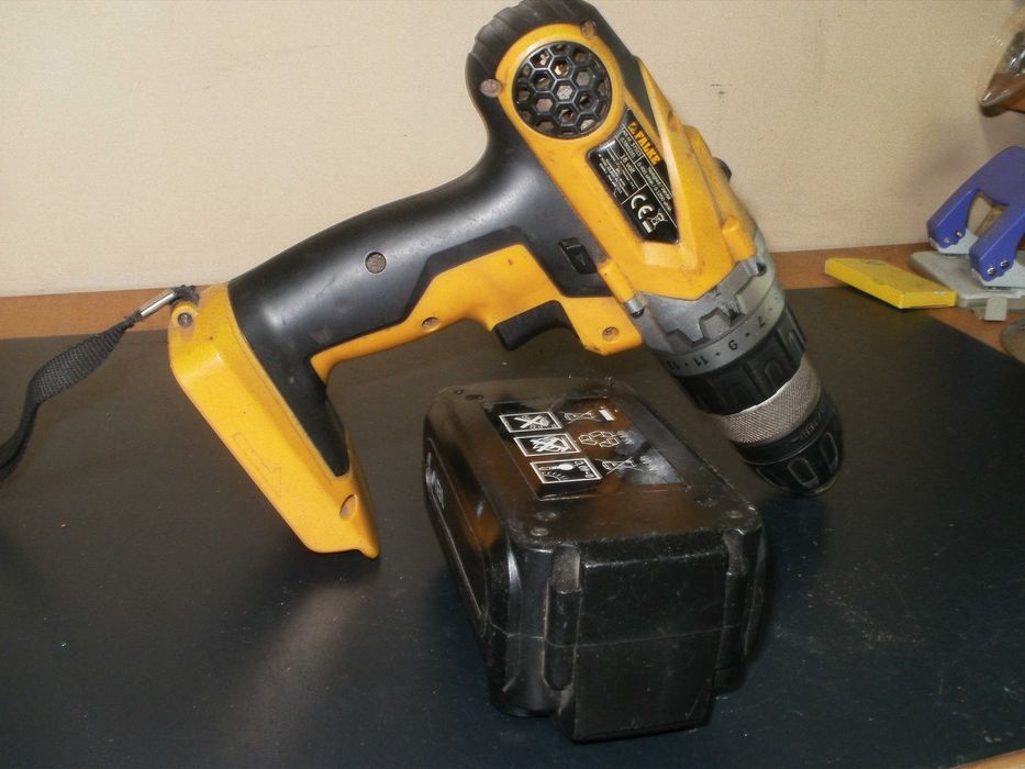 czesci wiertarki Flake 18V bez ladowrrki z zepsuta bateria