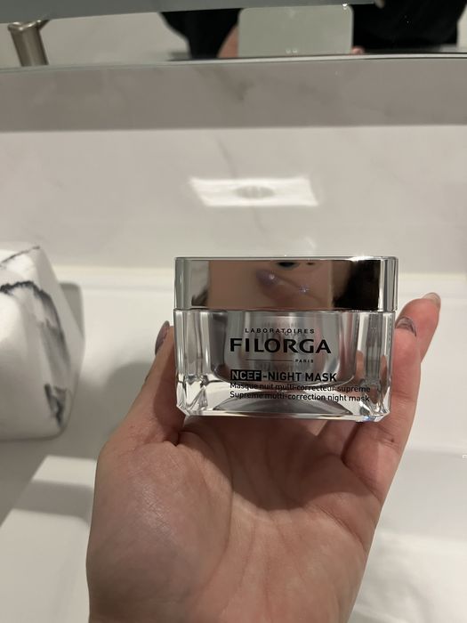 Máscara de noite anti-rugas multicorreção suprema Filorga Selada