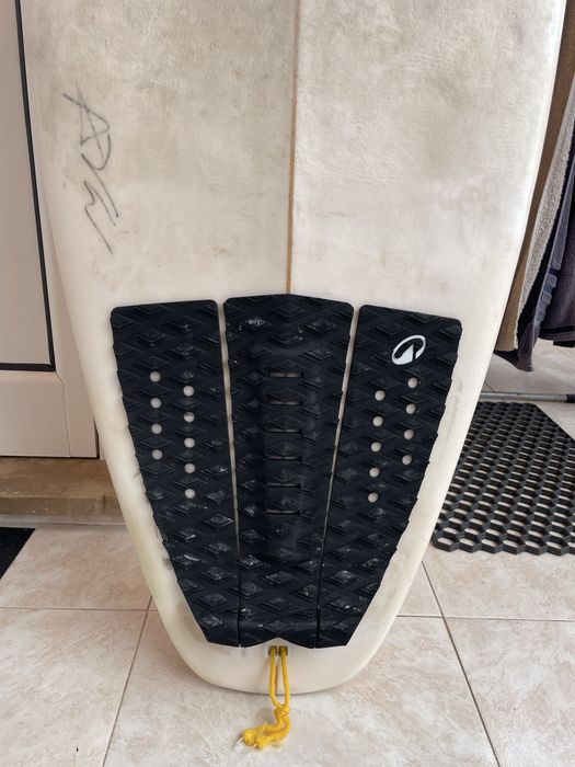Prancha surf Akiwas 5’8” squash