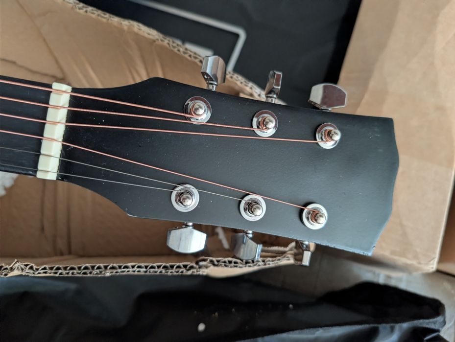 Нова акустична гітара 6 струн