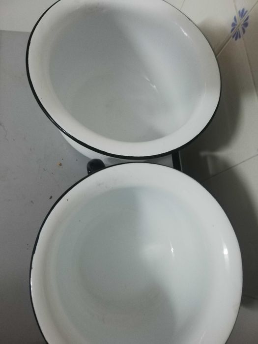 2 Penico em esmalte antigos